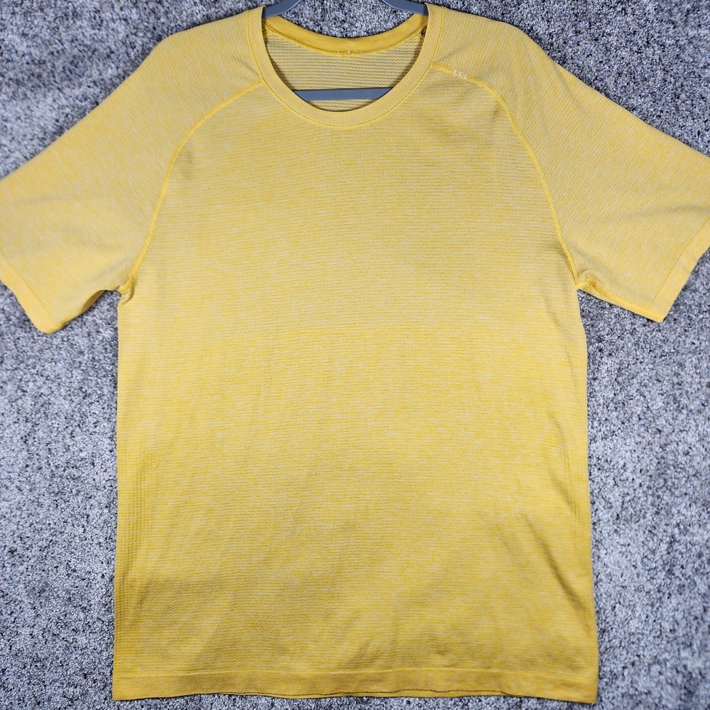 Lululemon Metal Vent Tech Shirt Mens L Yellow Short Sleeve Athletic Excellent